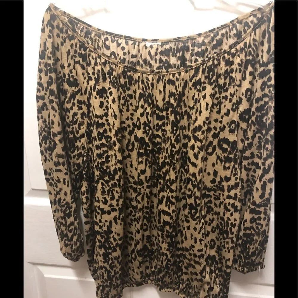 Animal print ￼top 3/4 sleeve